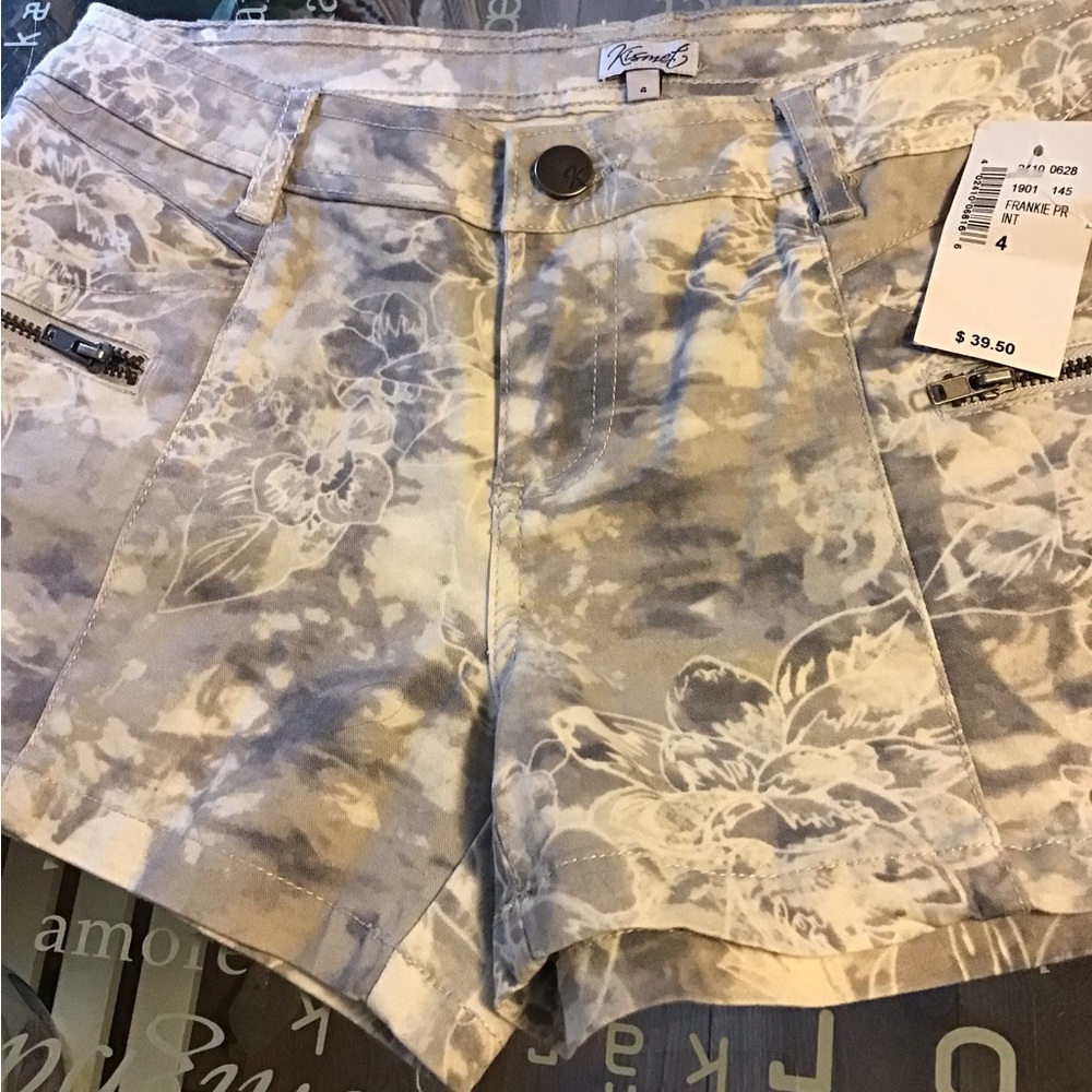 Kismet Cargo Shorts